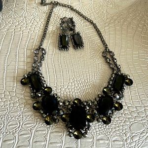 Costume jewelry Black and yellow stones.